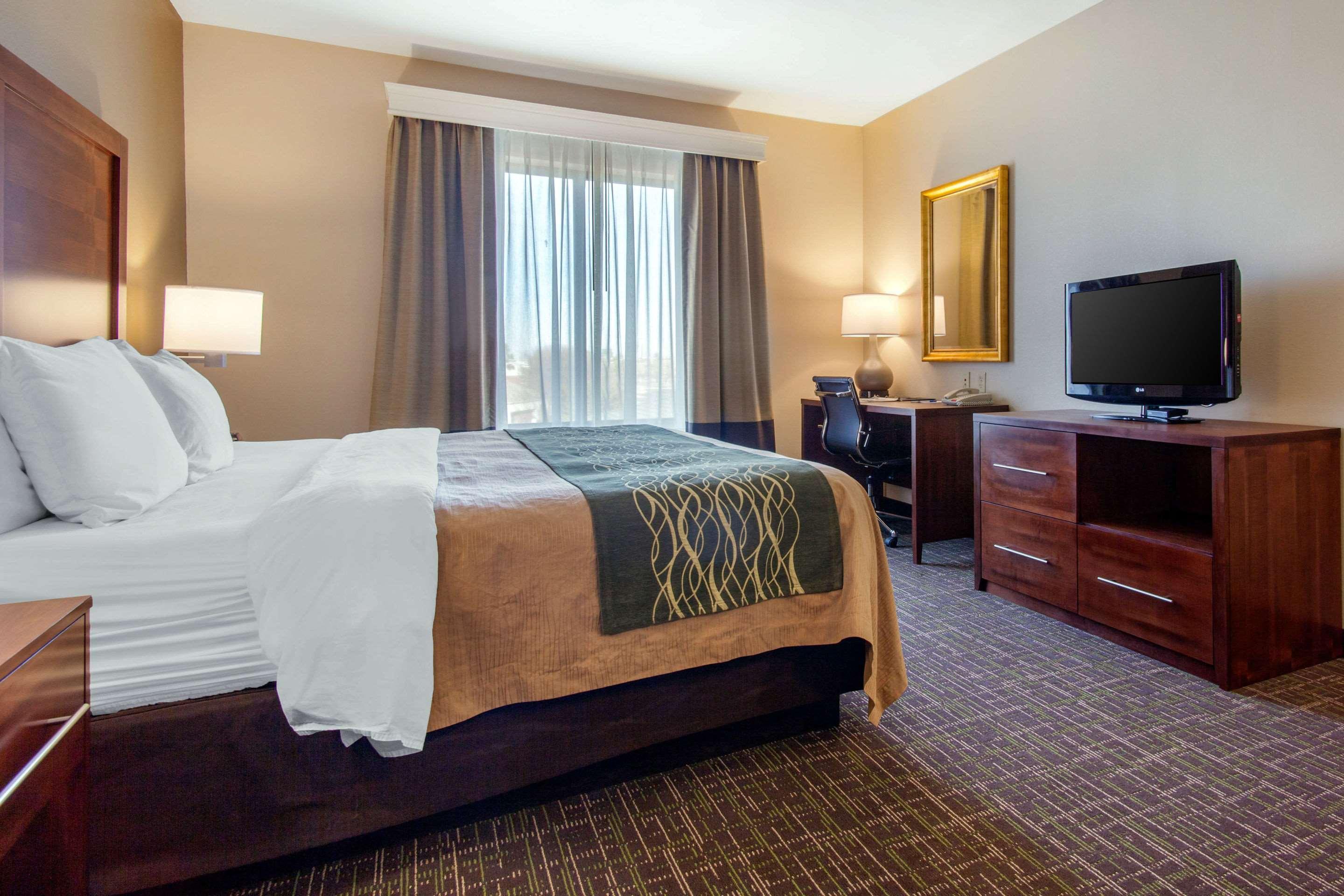 Hotel Comfort & Near