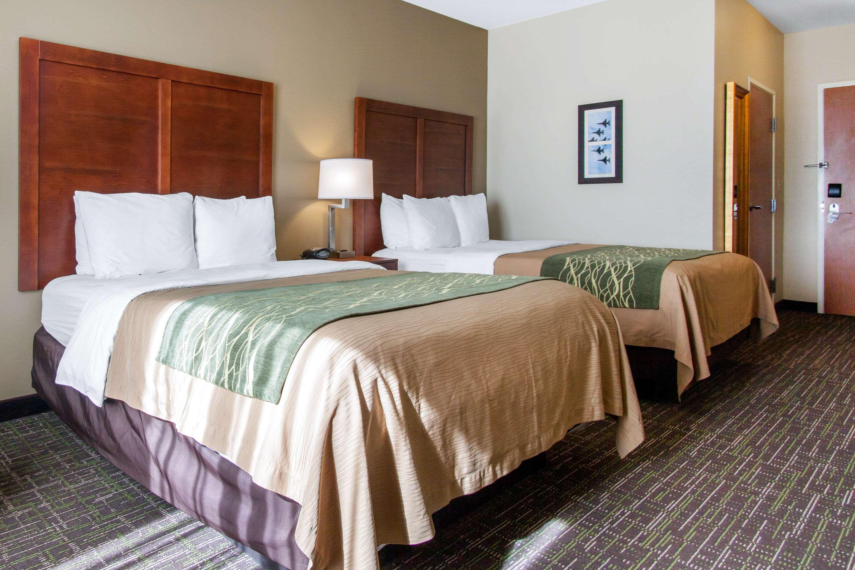Hotel Comfort & Near Norman