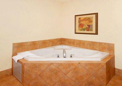 Hotel Comfort & Near Norman